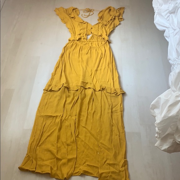 Gorgeous yellow Express maxi dress - Picture 5 of 5